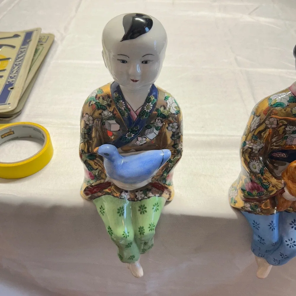 Vintage Chinese Porcelain Shelf Sitter Figurines Pair Gold Gilt Floral Decor